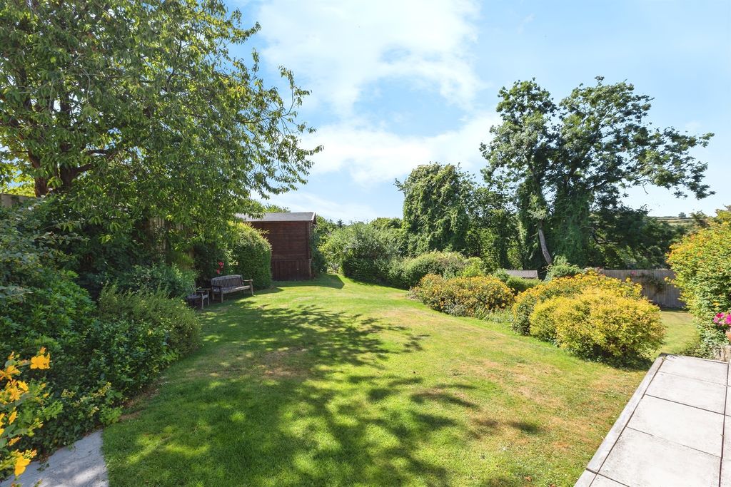 Property photo 2 of 30
