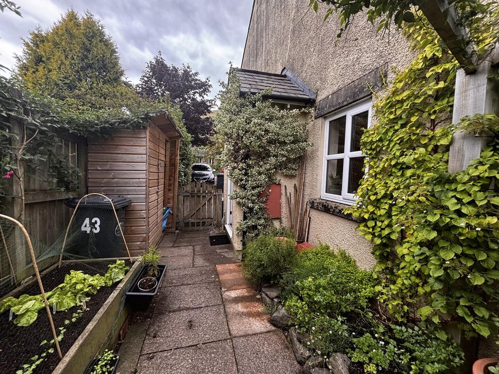 Property photo 1 of 11 Exterior