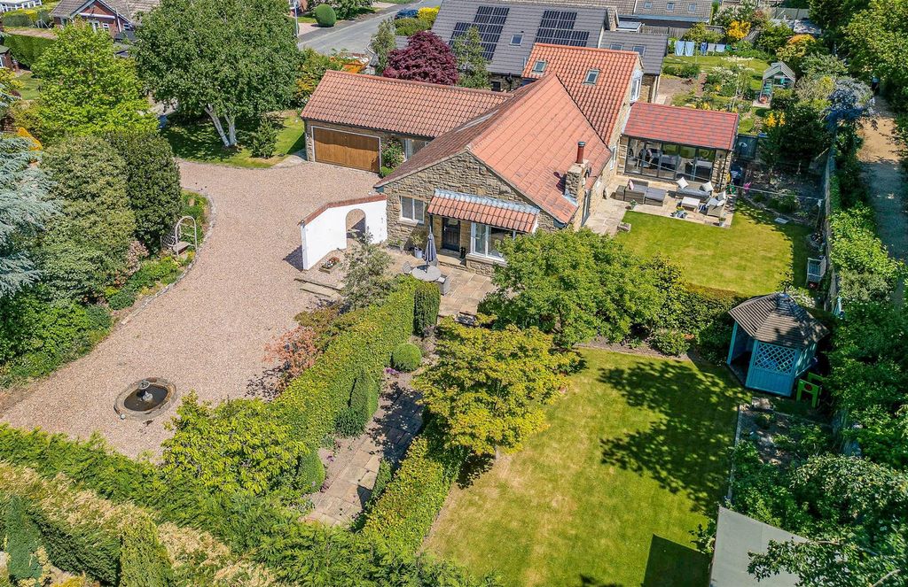 Property photo 1 of 24