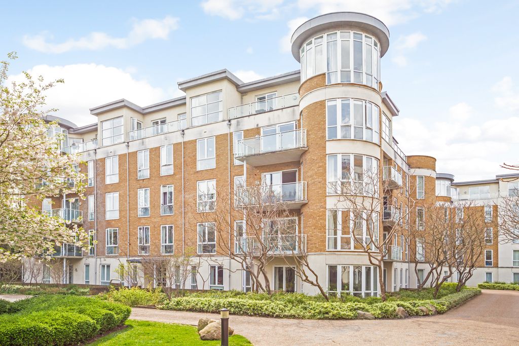 Property photo 1 of 21