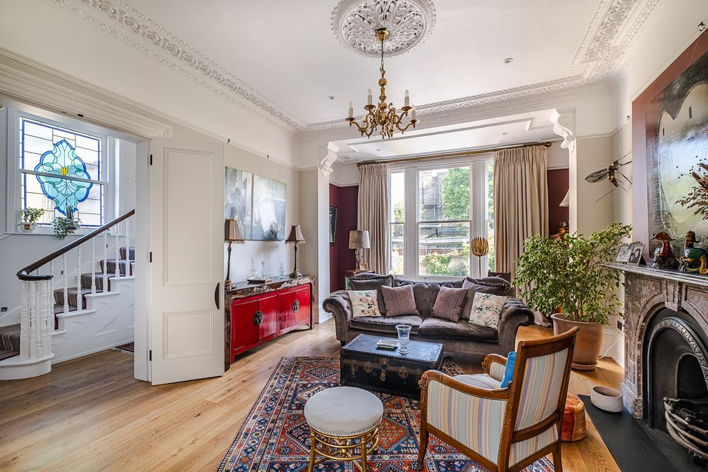 Property photo 3 of 44