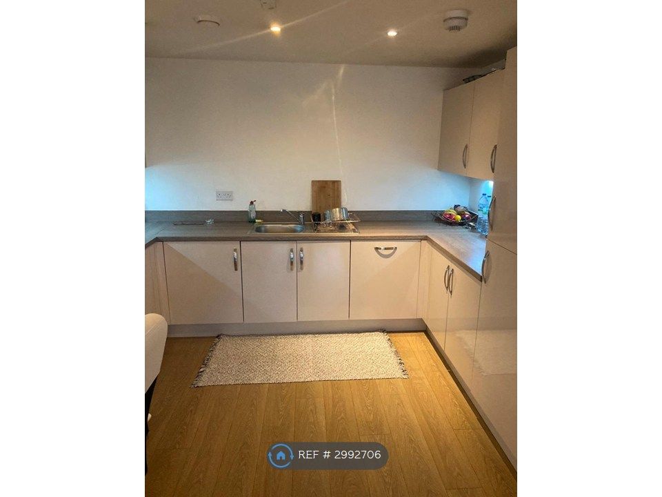 Property photo 3 of 6 Kitchen