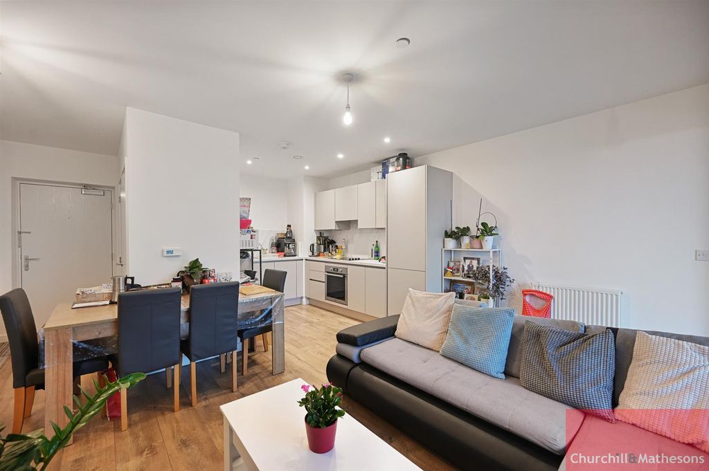 Property photo 3 of 12