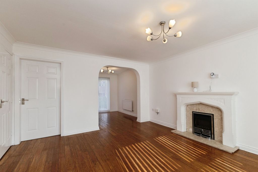 Property photo 3 of 23