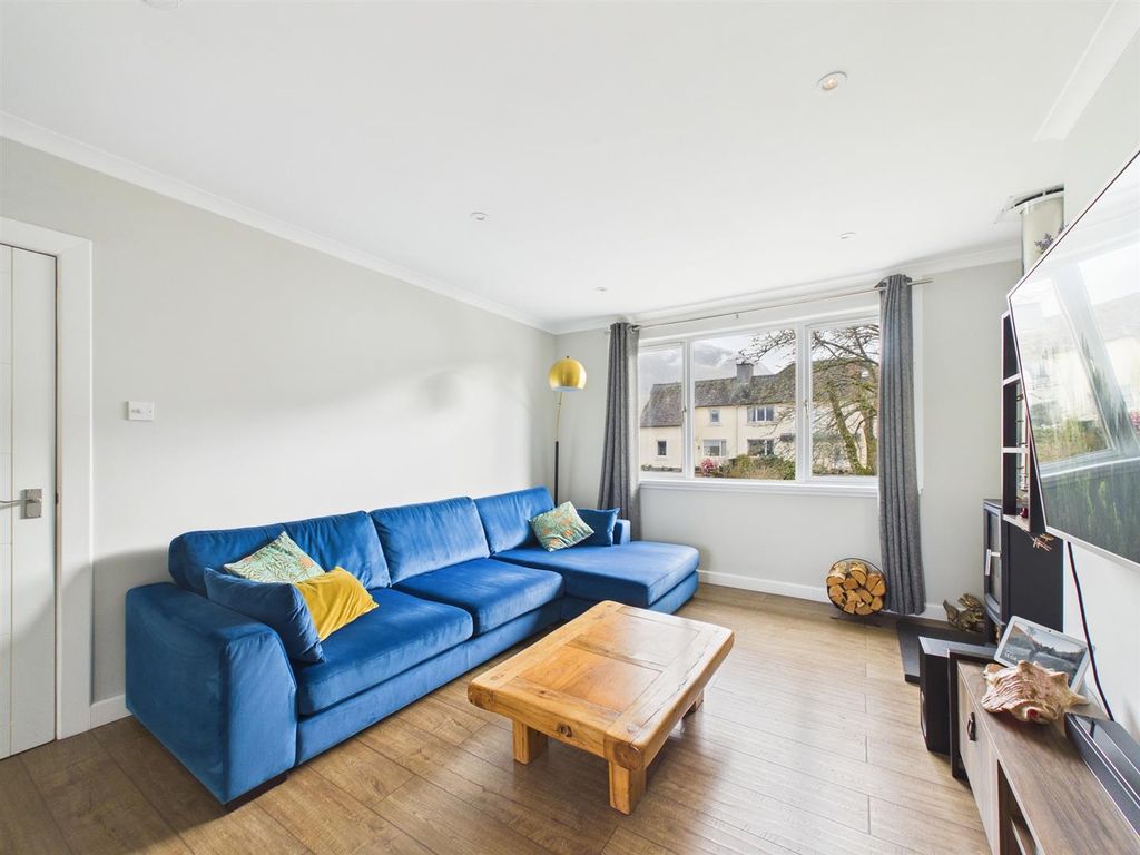 Property photo 3 of 25 Lounge