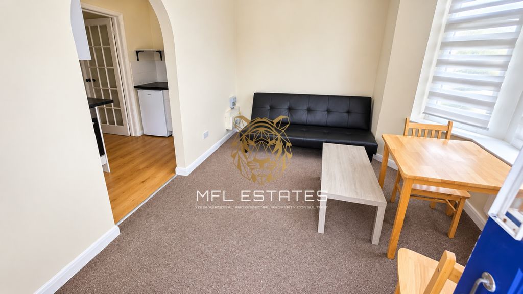 Property photo 2 of 6 Gallery