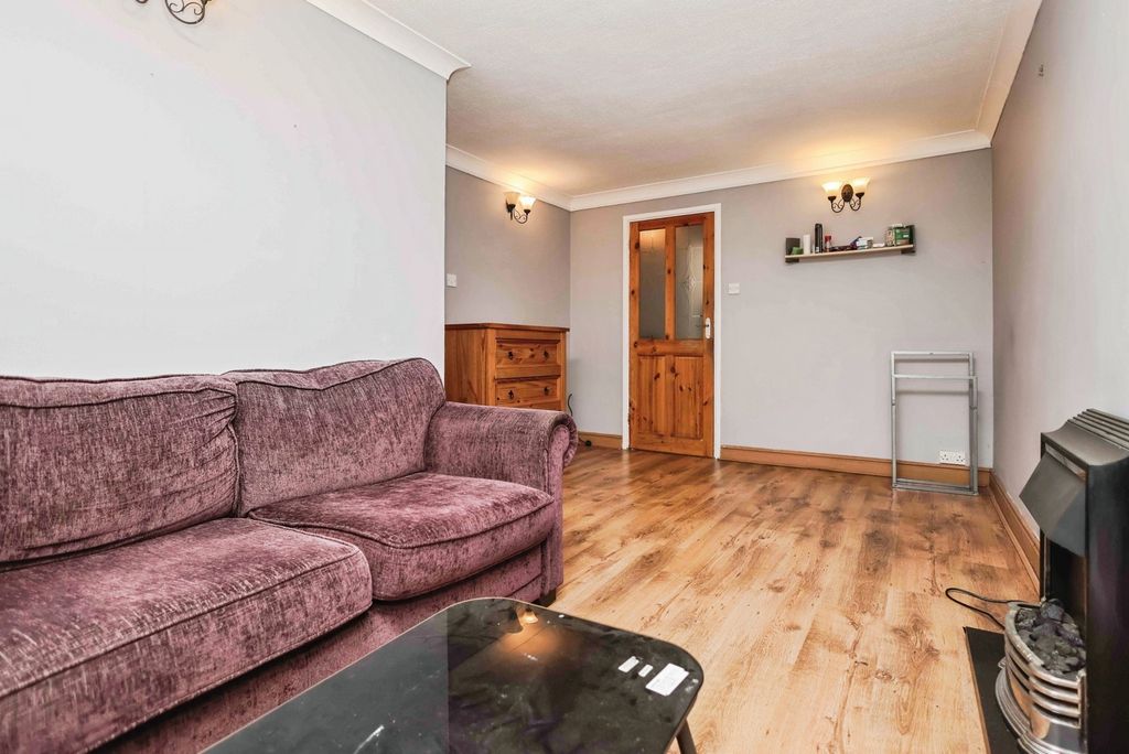 Property photo 3 of 17 Photo