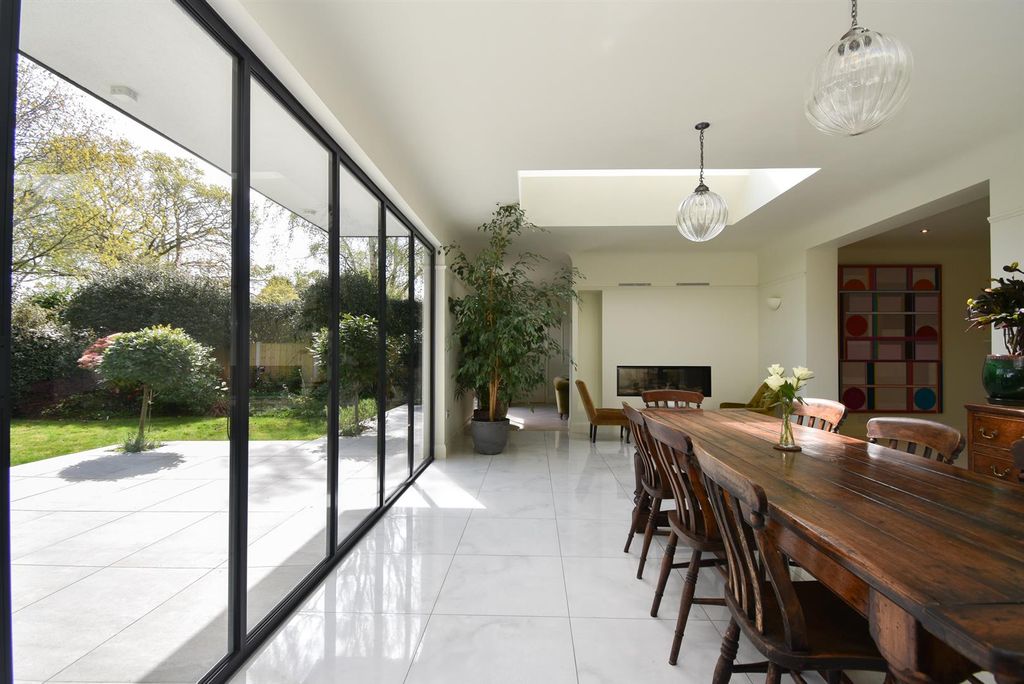 Property photo 3 of 40 Dining Room