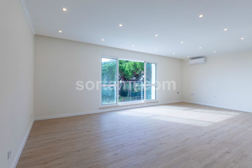 Property photo 3 of 32