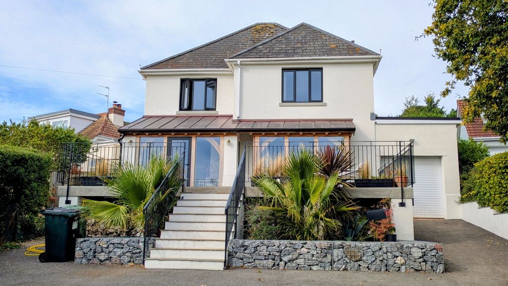 Property photo 1 of 31