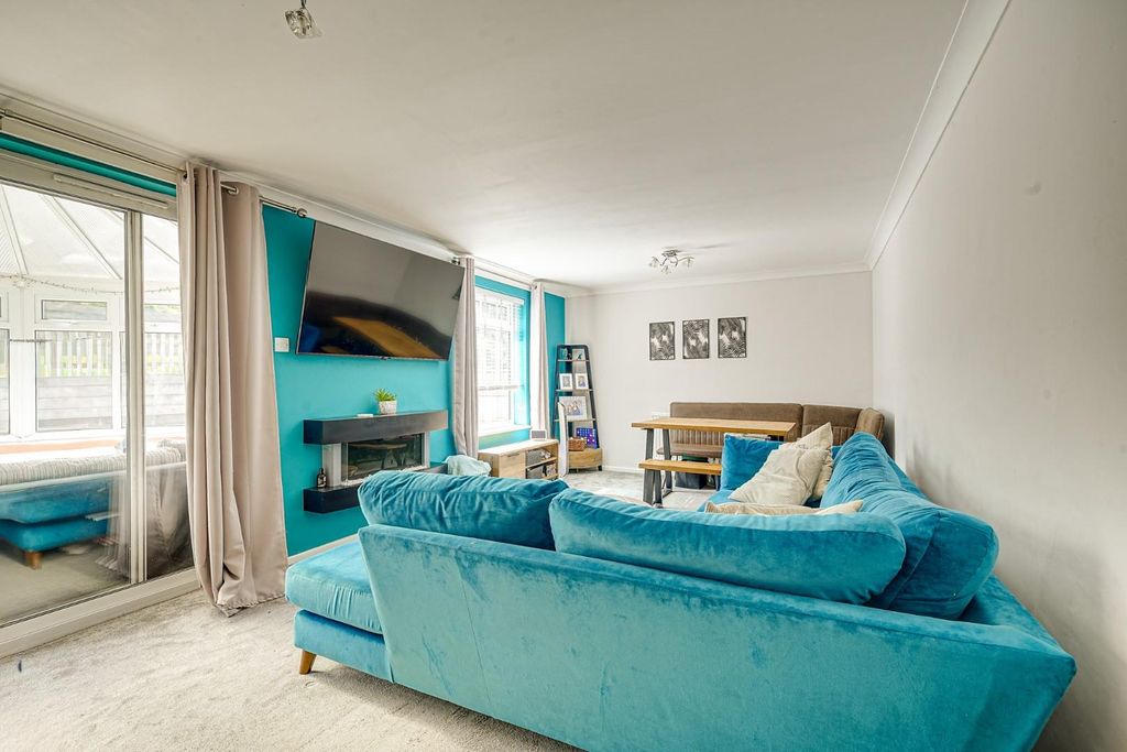 Property photo 2 of 24