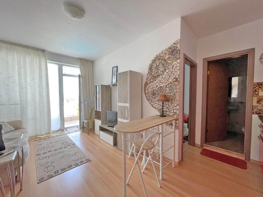 Property photo 3 of 12