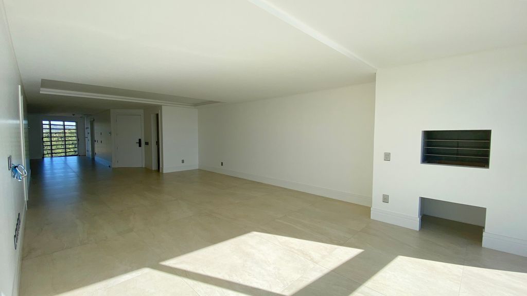 Property photo 2 of 27