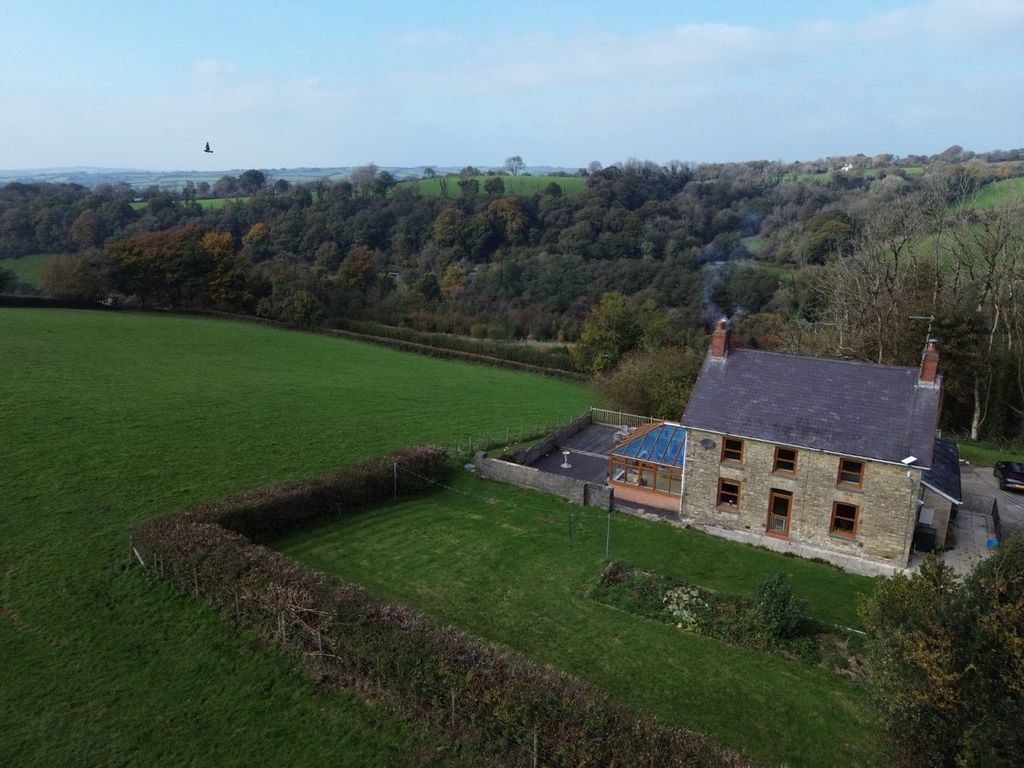 Property photo 1 of 40