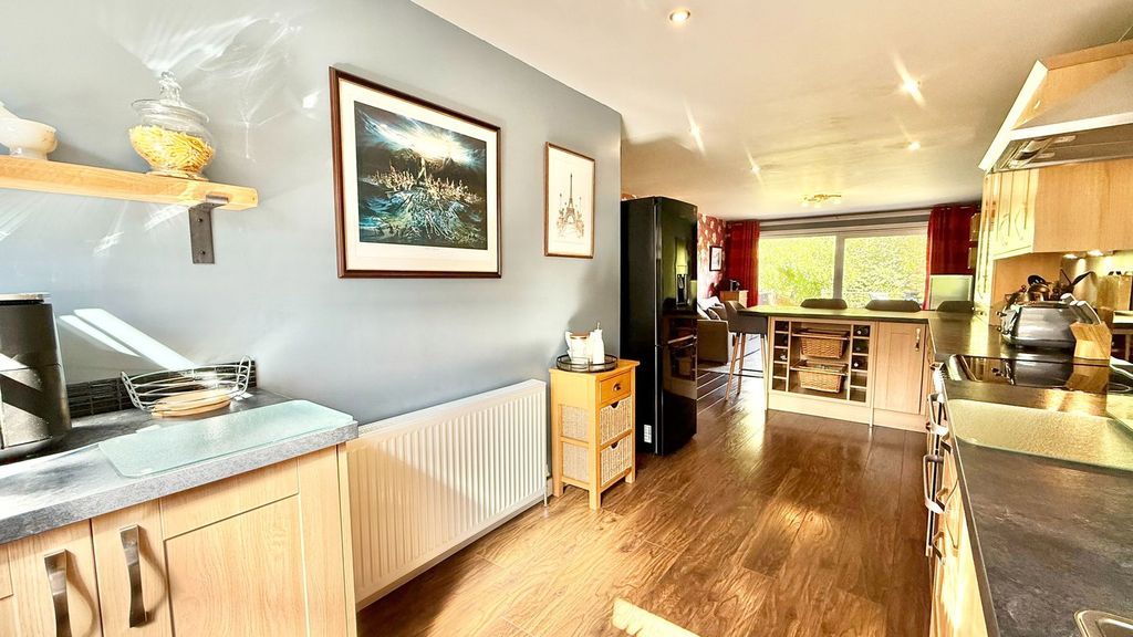Property photo 3 of 26