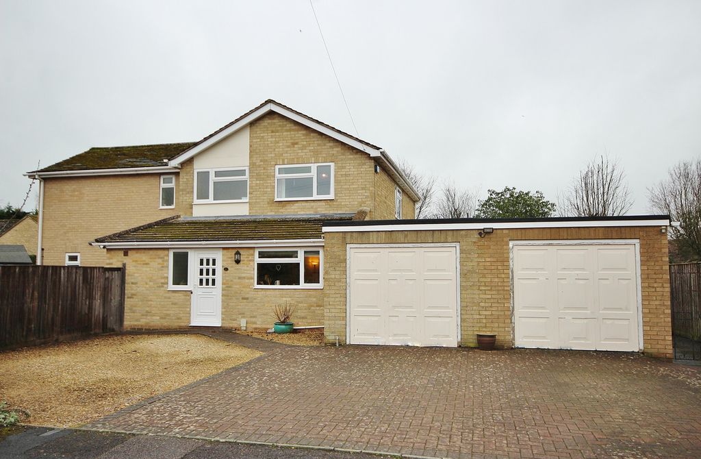 Property photo 1 of 27