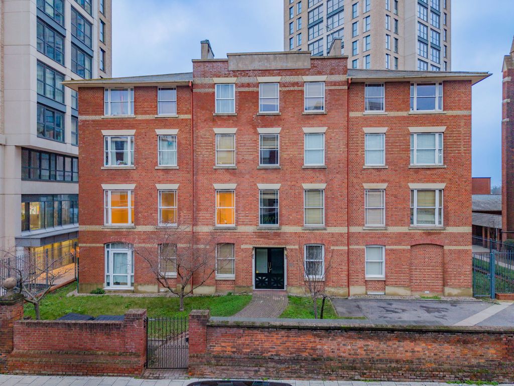 Property photo 1 of 18