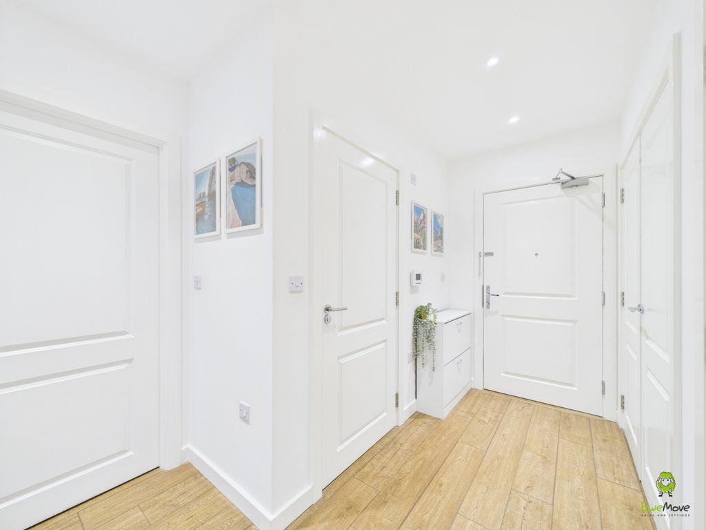 Property photo 2 of 25 Presented By Clinton At Ewemove Bexleyheath And Da