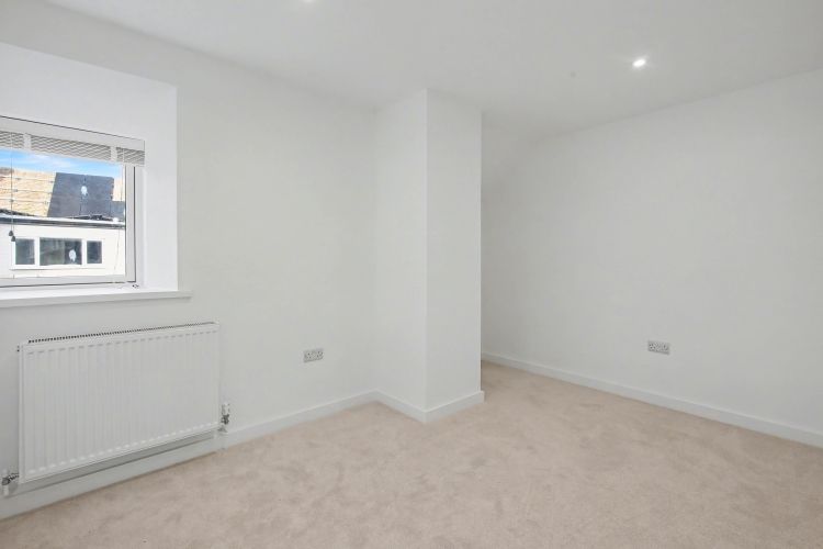 Property photo 3 of 9 322475