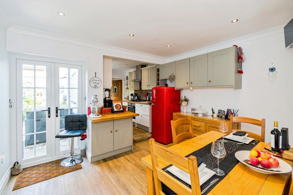 Property photo 3 of 21 Pbox-Img.Jpg