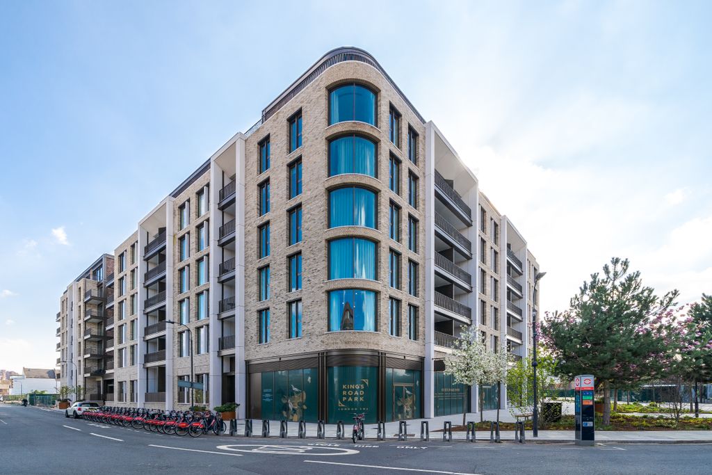 Property photo 1 of 19 115 Hampton House, Sw6, Martin & Co (25)