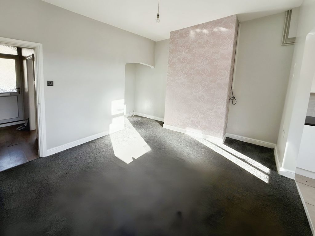 Property photo 3 of 15 Dining Area