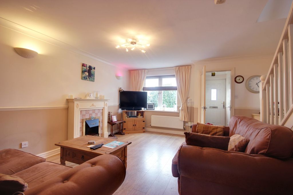 Property photo 2 of 16 1 Lounge B