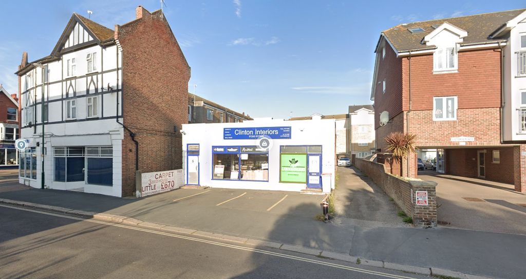 Property photo 1 of 11 Site Front