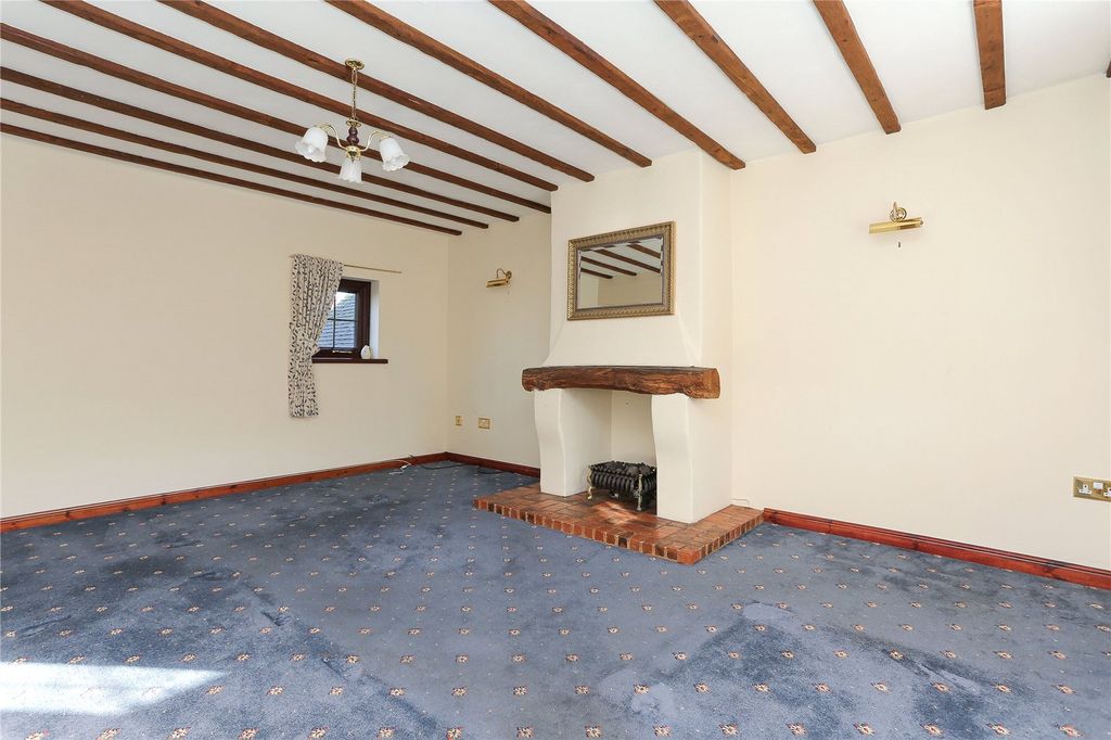 Property photo 2 of 17 Picture No. 12