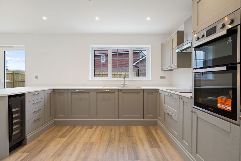 Property photo 2 of 19 Kitchen Area