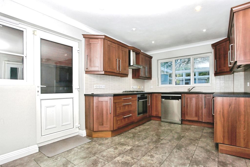 Property photo 2 of 27