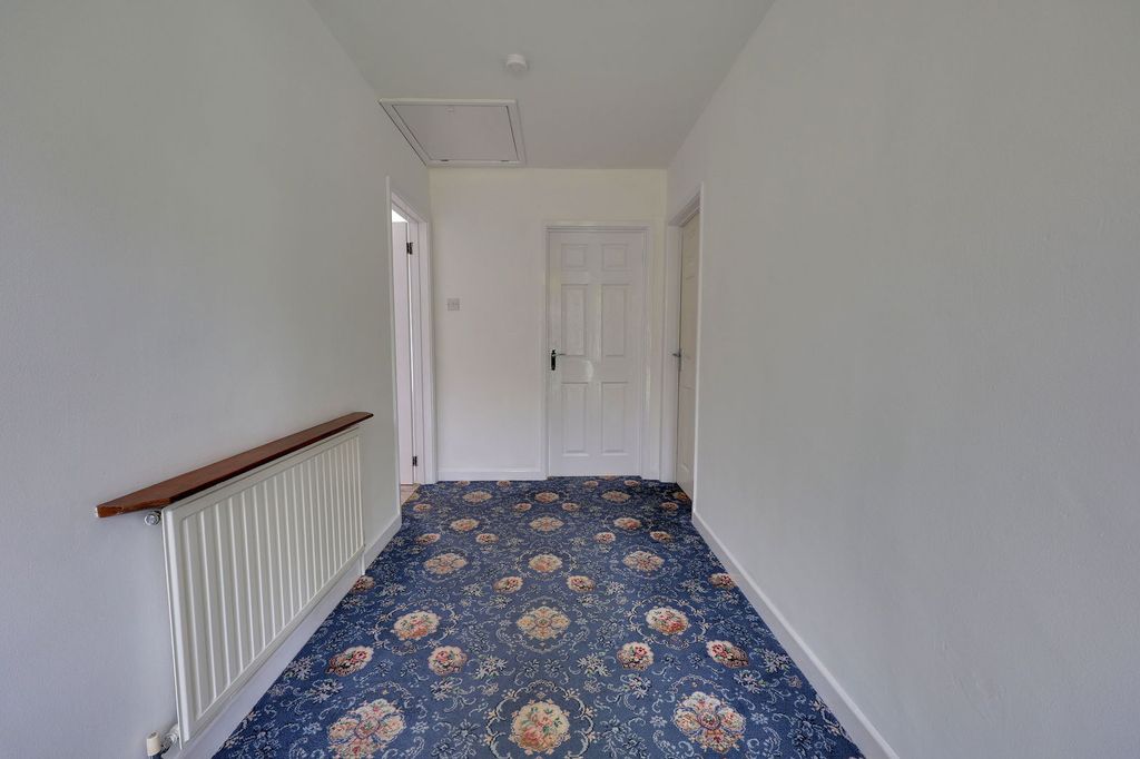 Property photo 3 of 33