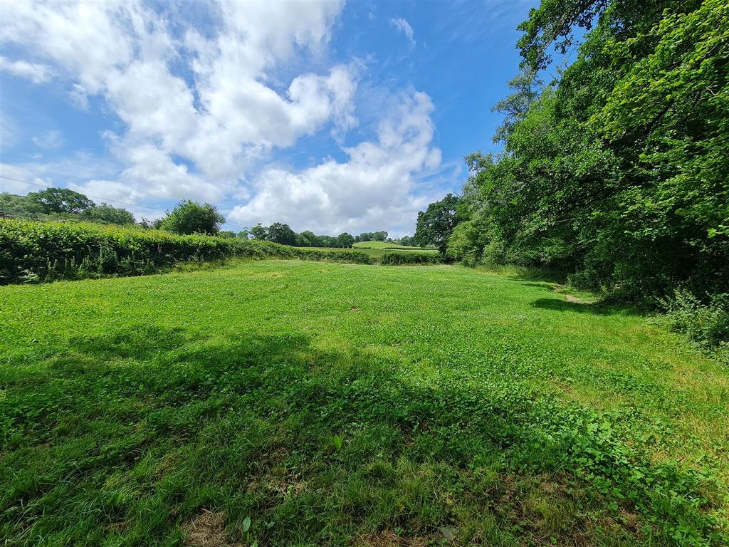 Property photo 3 of 33 Off-Lying Paddock