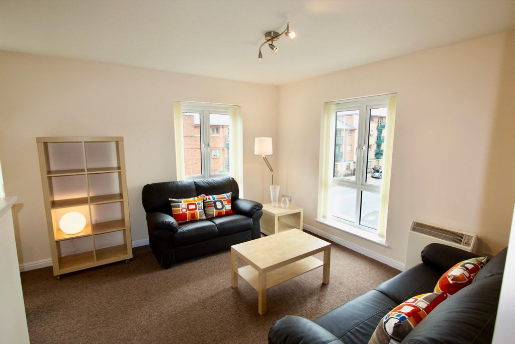 Property photo 2 of 10