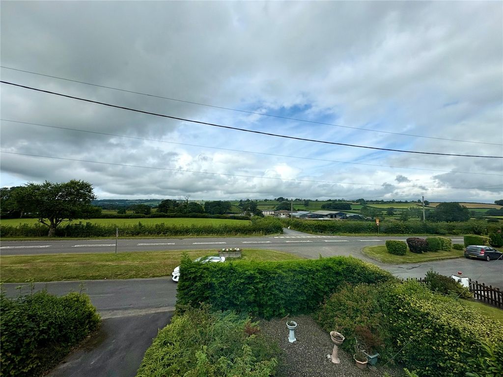 Property photo 3 of 25 Picture No. 07