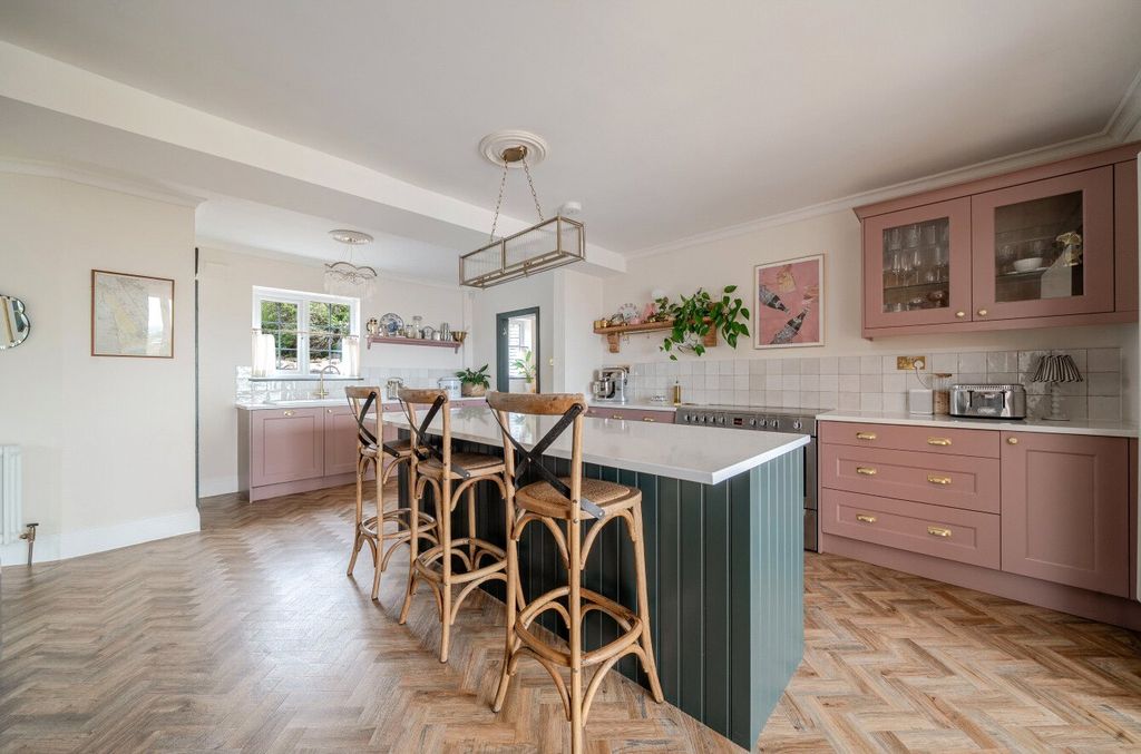 Property photo 3 of 20 Kitchen 2