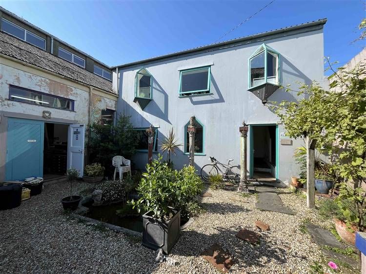 Property photo 3 of 17