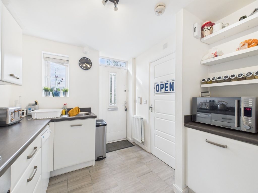 Property photo 3 of 12 4550577