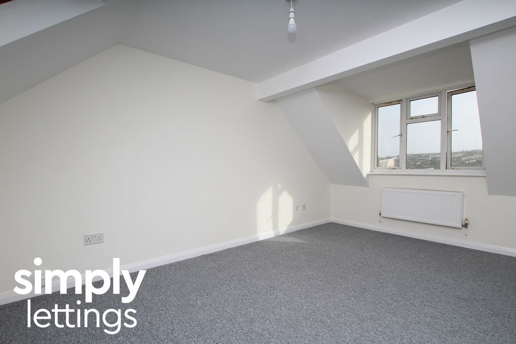 Property photo 3 of 14 Photo 3