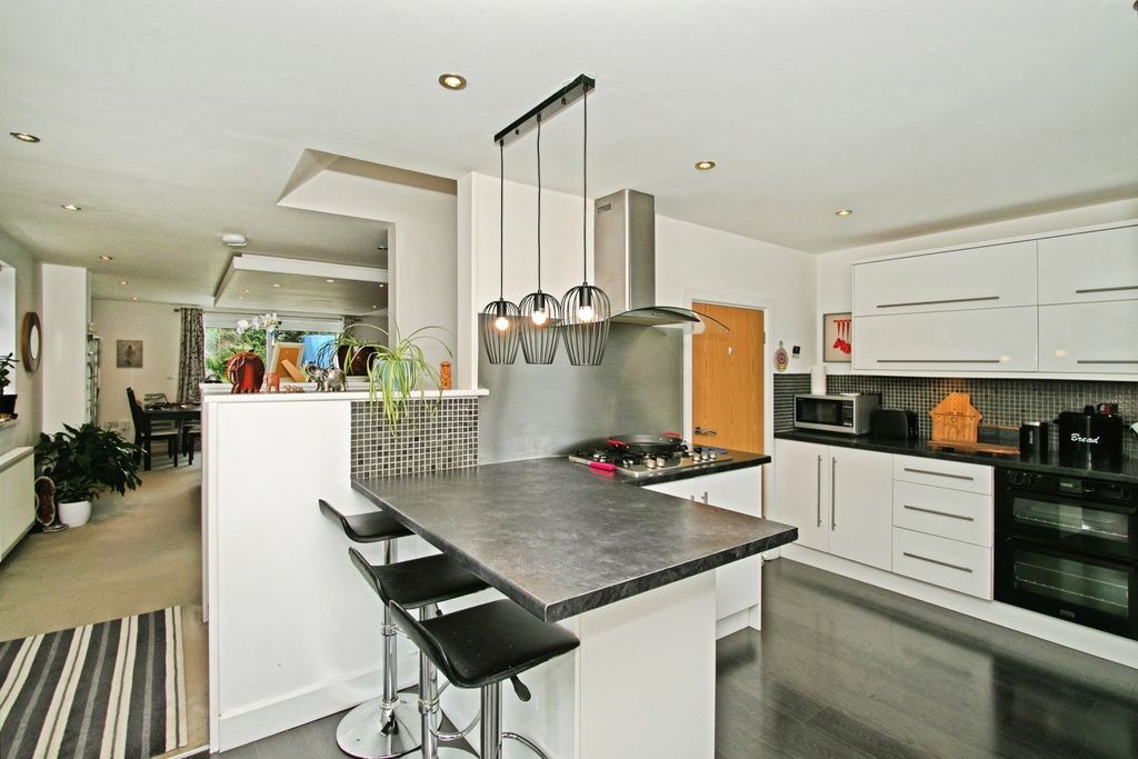 Property photo 3 of 21 Pbox-Img.Jpg