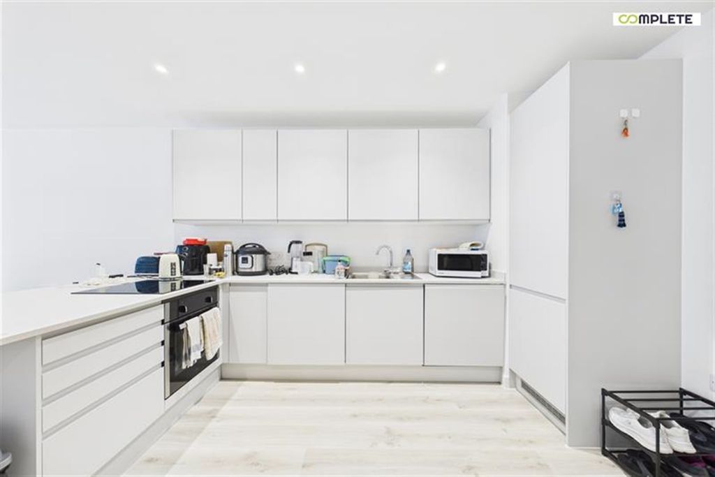 Property photo 1 of 12 (Main)