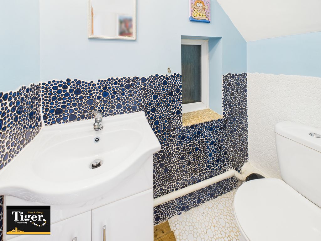 Property photo 3 of 34 Cam02176G0-Pr0772-Still019