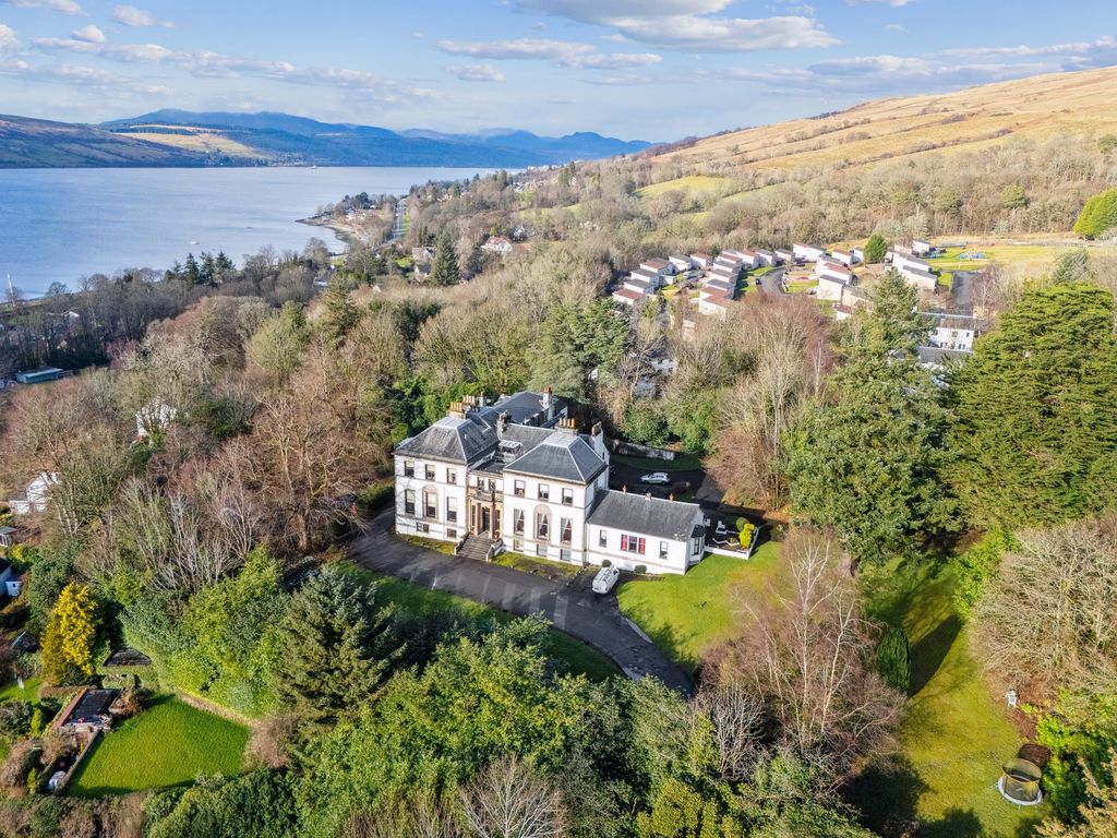 Property photo 3 of 18