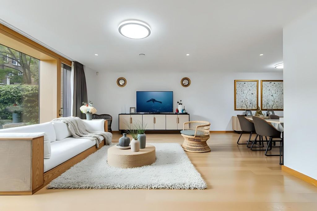 Property photo 1 of 8 1