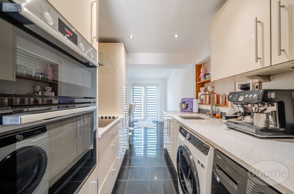 Property photo 3 of 24 5F647438-66Fd-411...