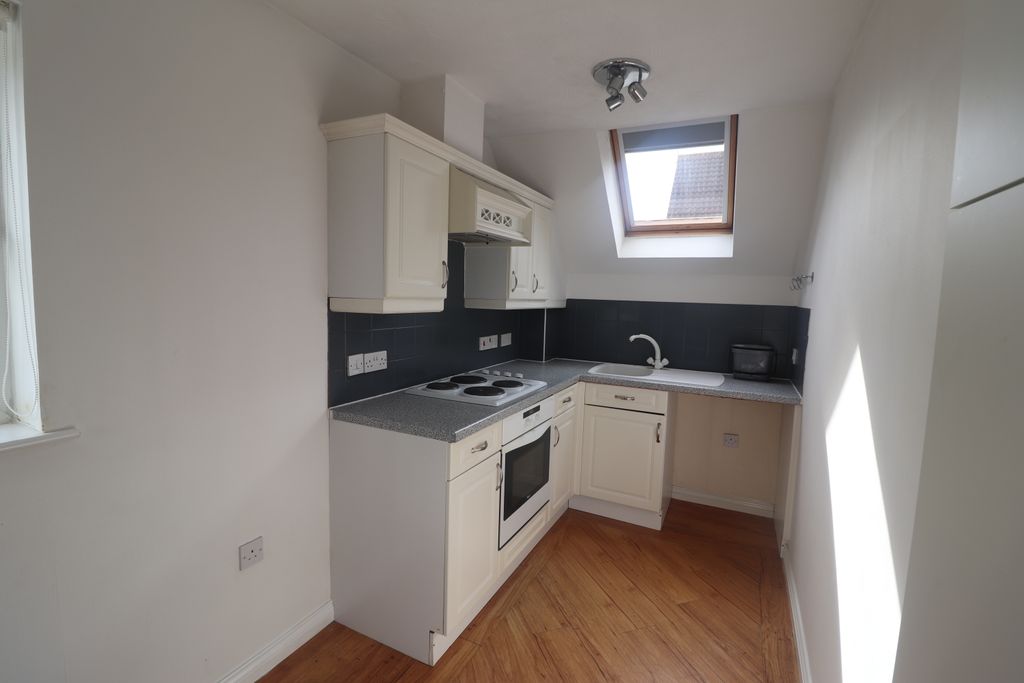 Property photo 3 of 6 Kitchen