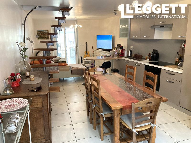 Property photo 2 of 10