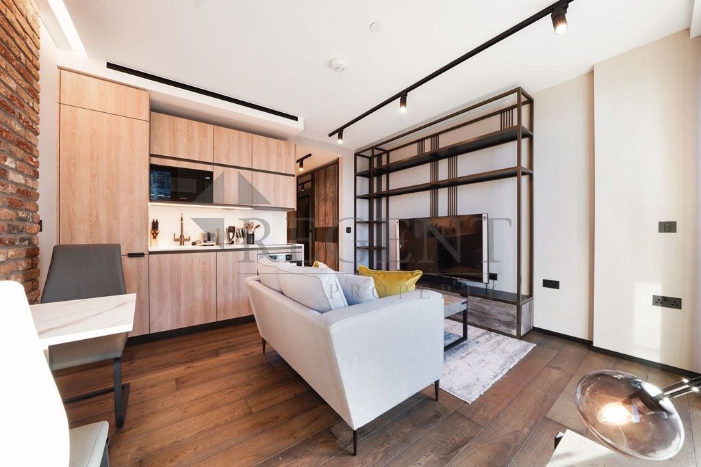 Property photo 3 of 19 Open Plan