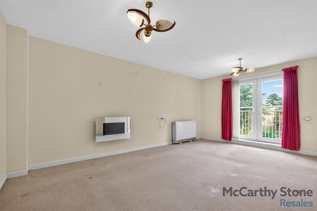 Property photo 2 of 20 8683110-Interior09.Jpg