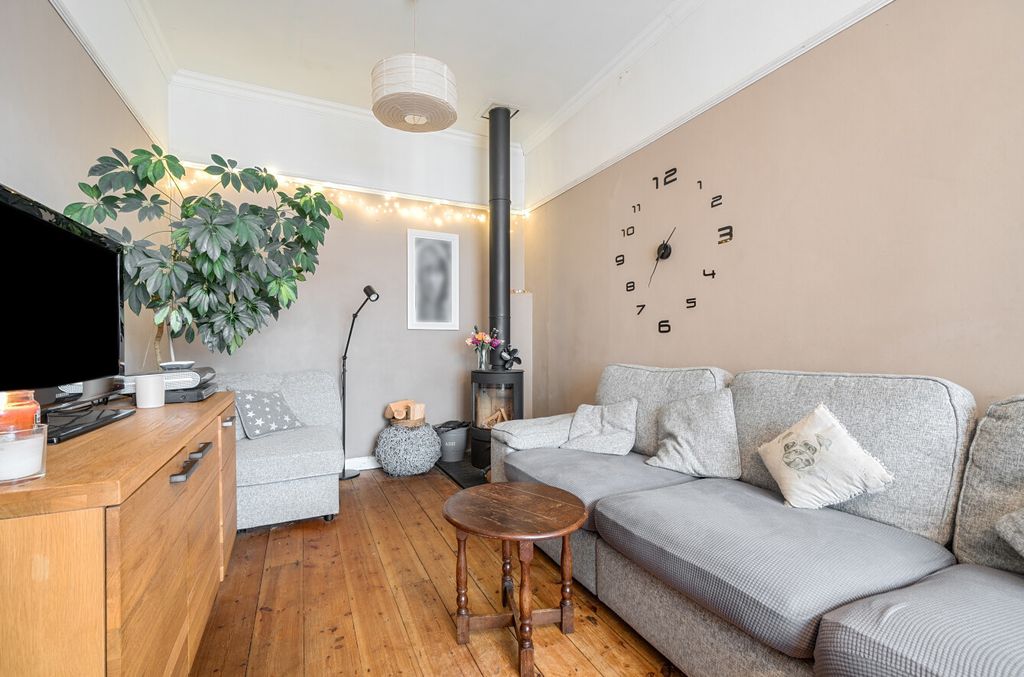 Property photo 3 of 16 1409693-19-698A0A...